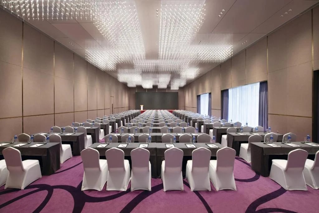 Crowne Plaza — 8