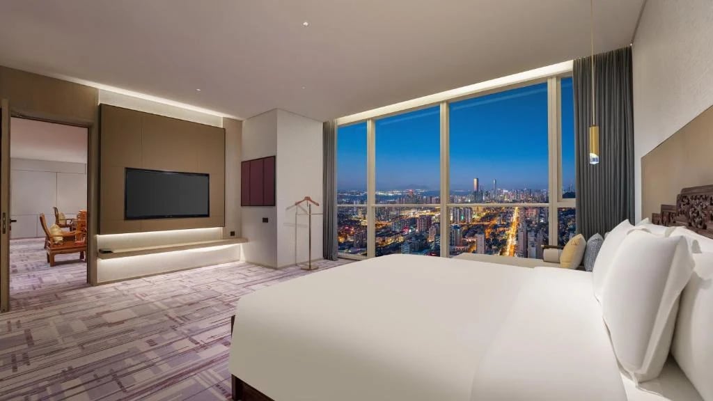Crowne Plaza — 11