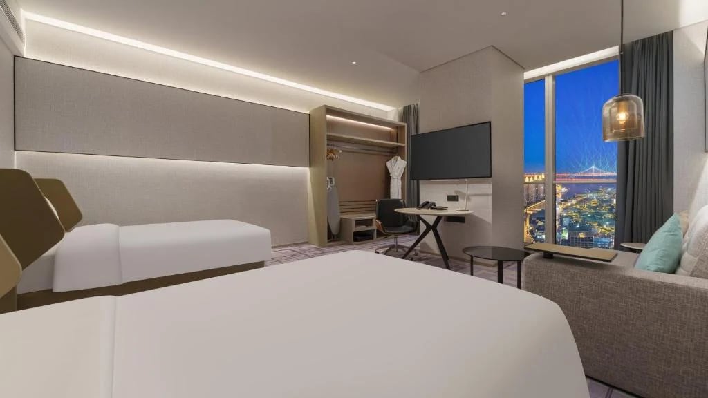 Crowne Plaza — 19
