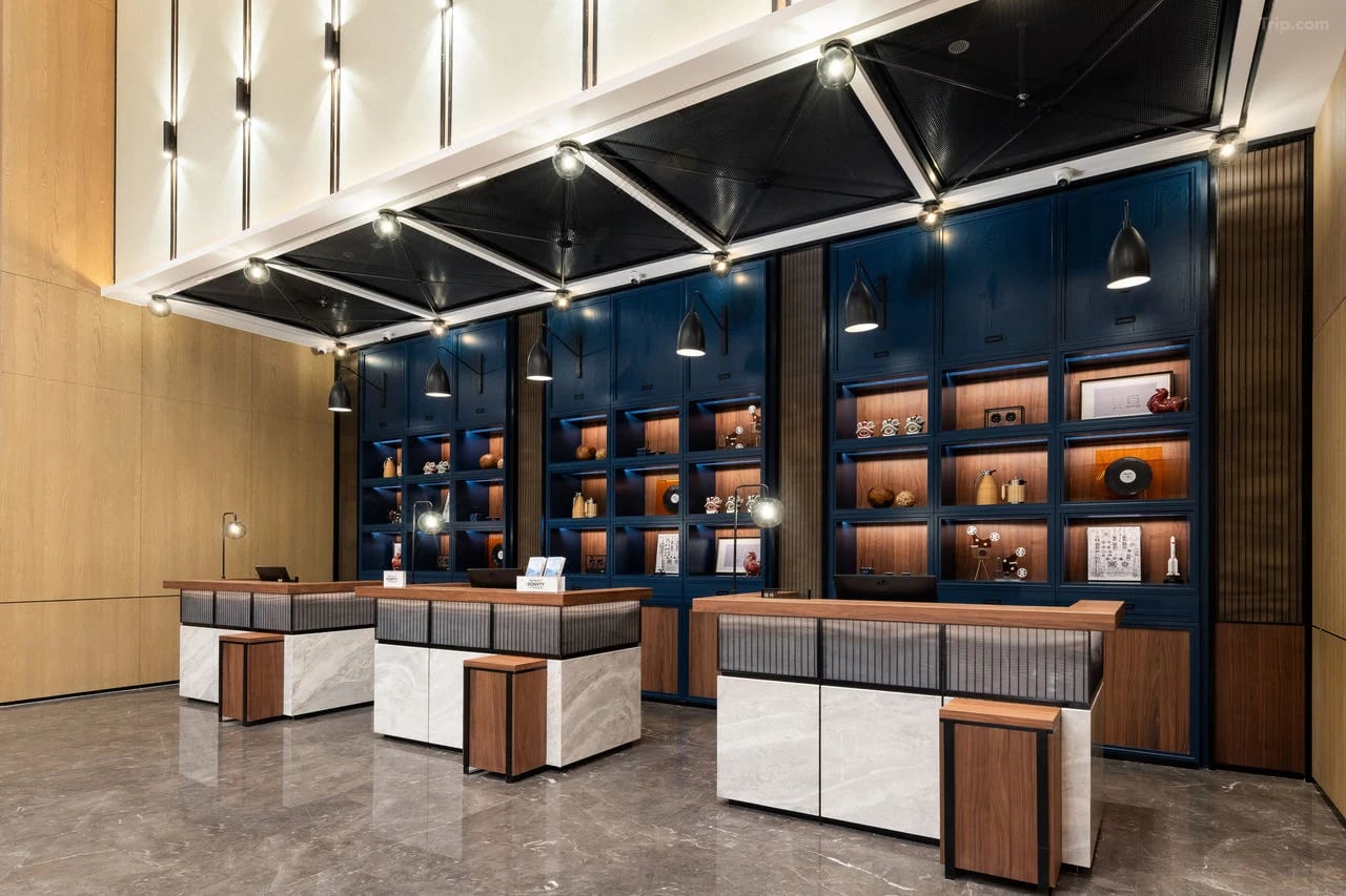 Four Points by Sheraton — 10