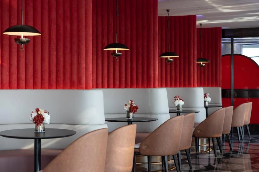 Radisson RED — 19