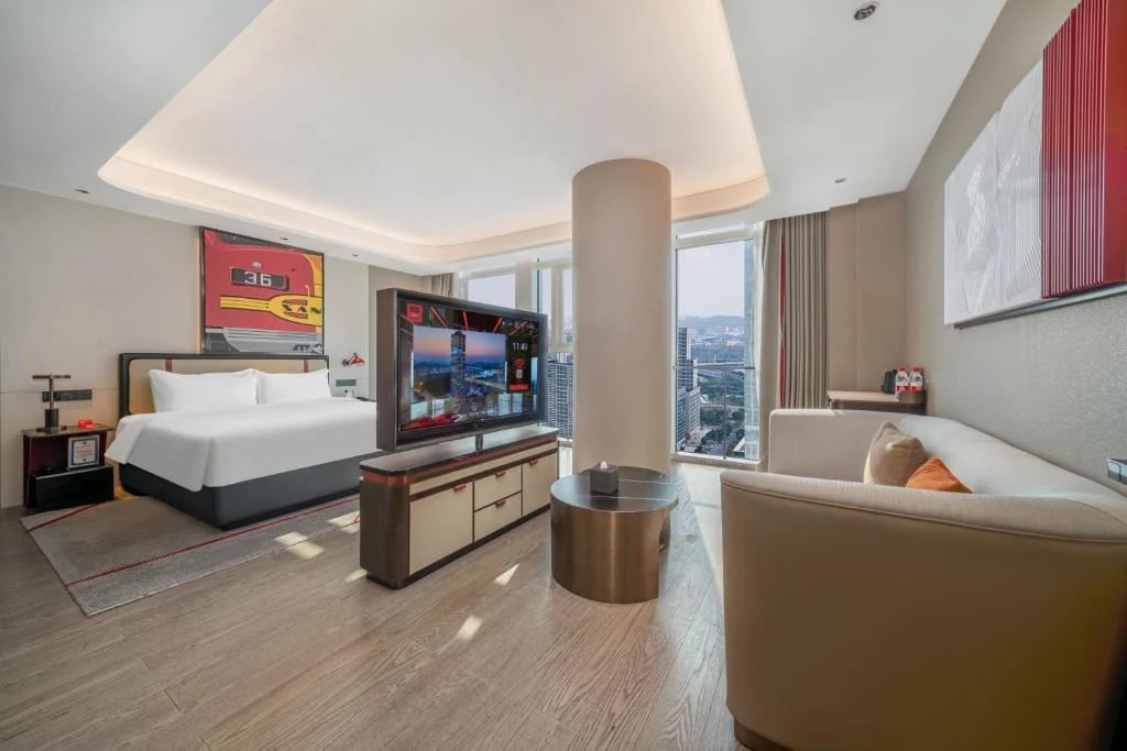 Radisson RED — 26